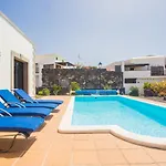 Eslanzarote Eleonor, Super Wifi, Heated Pool, Sat Tv *