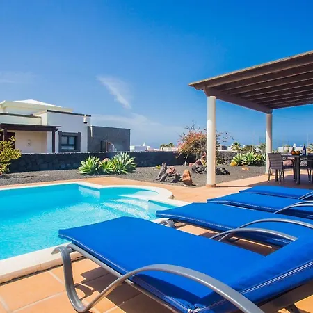 Eslanzarote Eleonor, Super Wifi, Heated Pool, Sat Tv Villa