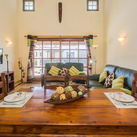 Vila Eslanzarote Eleonor, Super Wifi, Heated Pool, Sat Tv